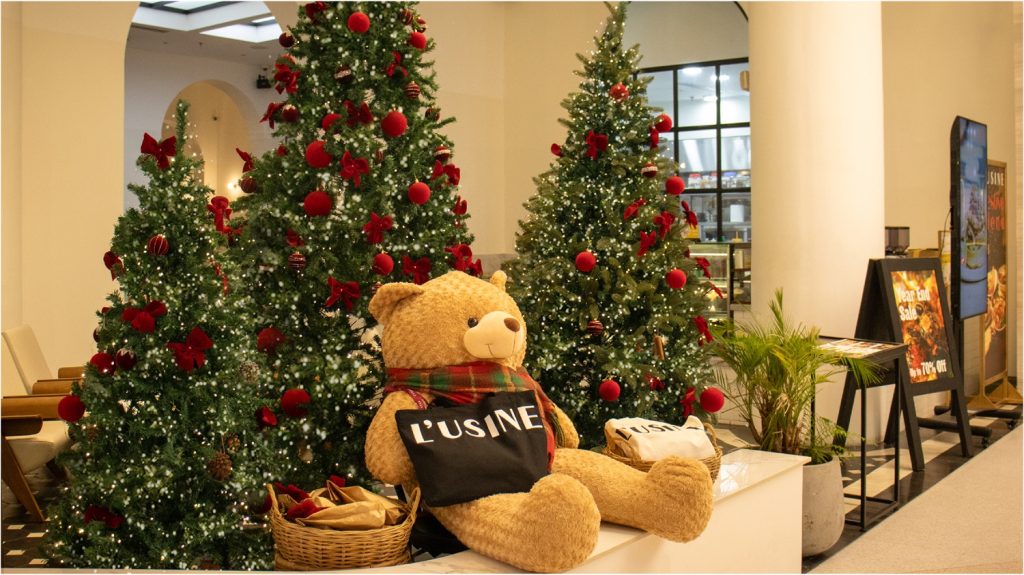 Christmas Is in the Air at L’Usine